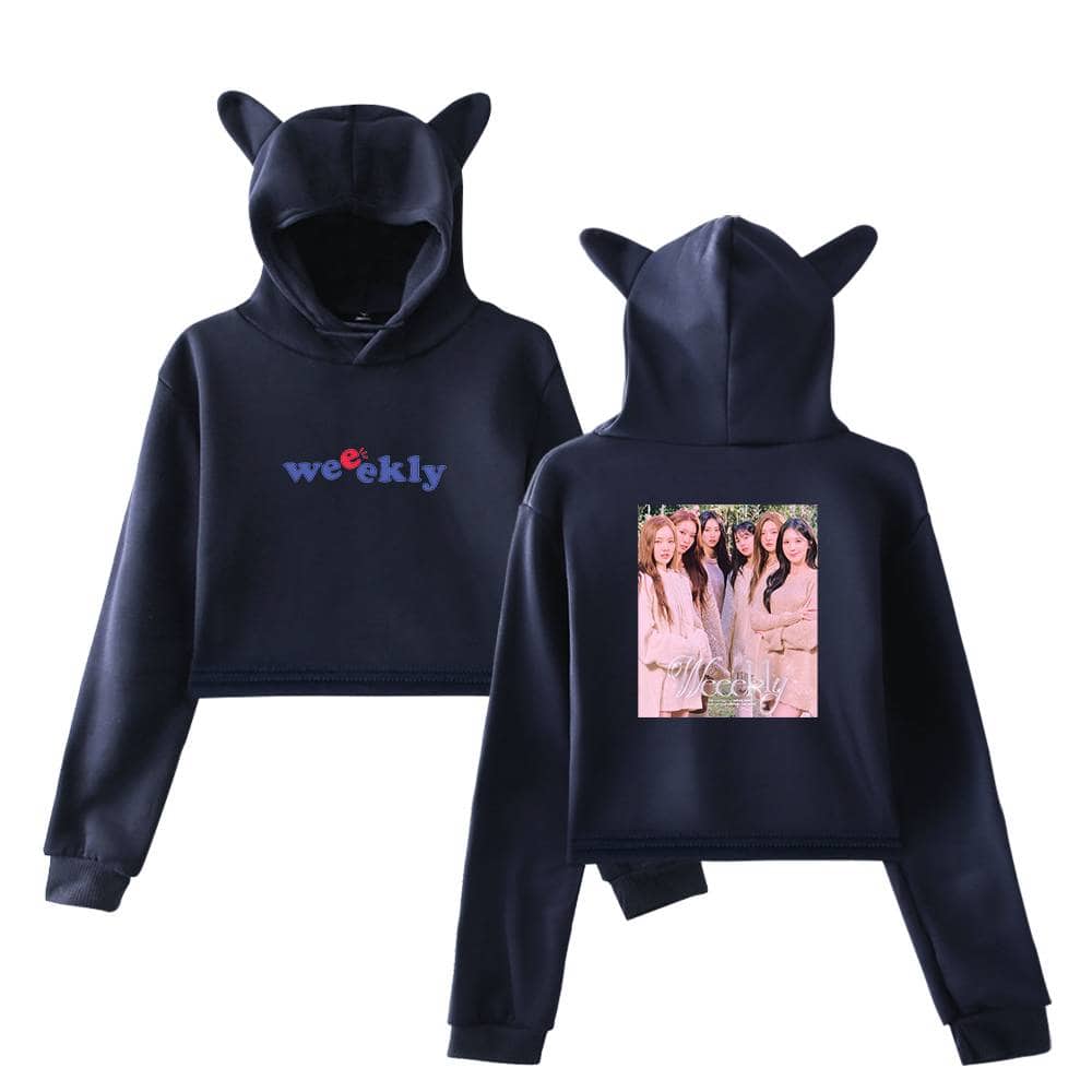 Cute black hoodie for kids with animal ears, featuring a "weekly" logo on the front and a photo of a girl group on the back, perfect for fans and casual wear.