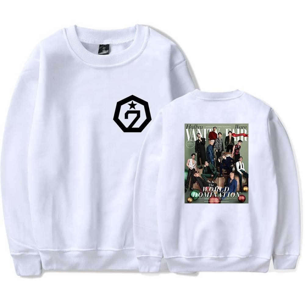 7 logo design crewneck sweatshirt with a magazine cover print on the back featuring a team of stylishly dressed people. A casual and trendy apparel item inspired by popular culture.